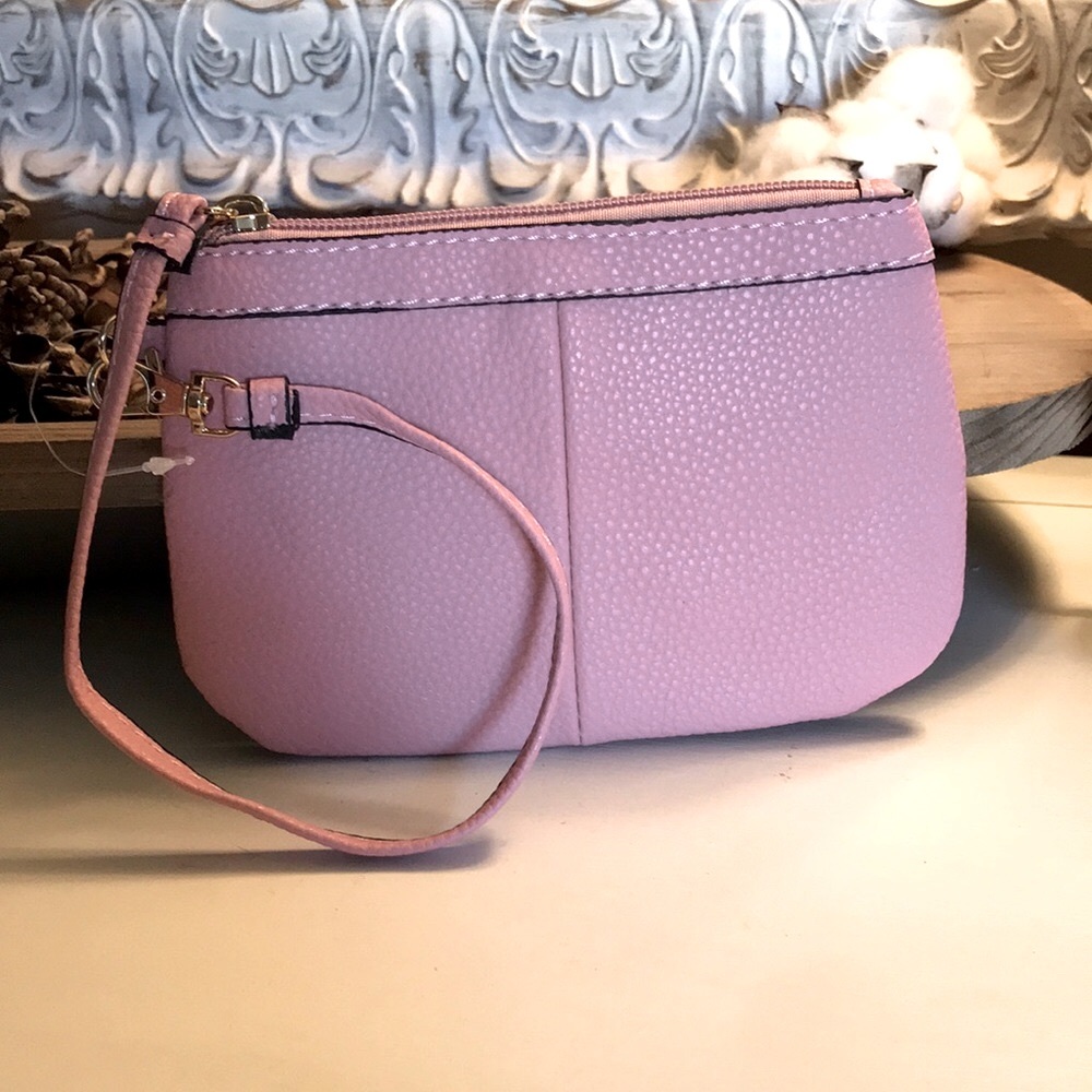 🔥 NWOT Wilson’s pink leather wristlet approx. 7x5